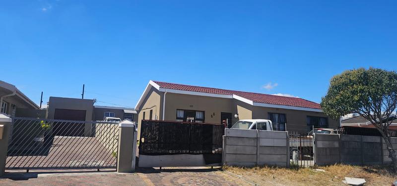 9 Bedroom Property for Sale in Mandalay Western Cape